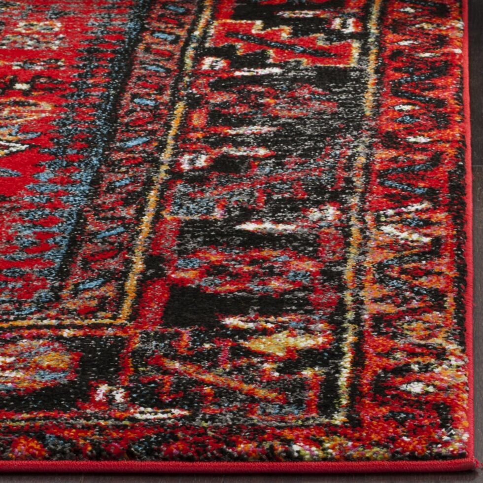 SAFAVIEH Vintage Hamadan Collection Accent Rug - 4' x 6', Red & Multi, Oriental Persian Design, Non-Shedding & Easy Care, Ideal for High Traffic Areas in Entryway, Living Room, Bedroom (VTH211A)