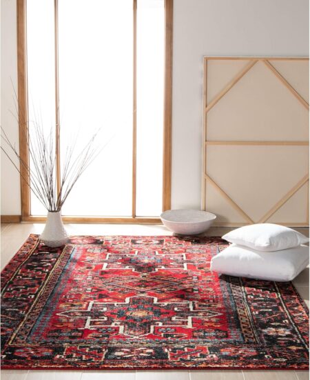 SAFAVIEH Vintage Hamadan Collection Accent Rug - 4' x 6', Red & Multi, Oriental Persian Design, Non-Shedding & Easy Care, Ideal for High Traffic Areas in Entryway, Living Room, Bedroom (VTH211A)