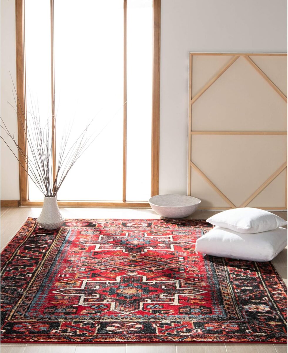 SAFAVIEH Vintage Hamadan Collection Accent Rug - 4' x 6', Red & Multi, Oriental Persian Design, Non-Shedding & Easy Care, Ideal for High Traffic Areas in Entryway, Living Room, Bedroom (VTH211A)