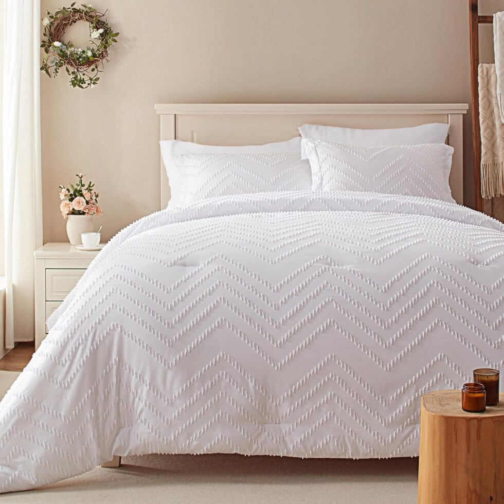 Anluoer King Bed in a Bag 7 Pieces, White Tufted Comforter Set with Comforters, Pillow Shams, Pillowcases, Flat Sheet, Fitted Sheet - All Season Bedding