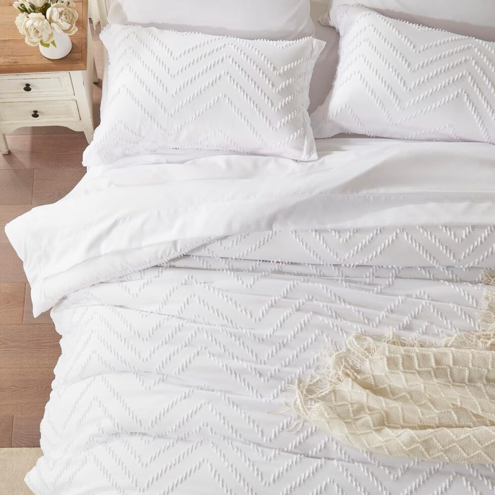 Anluoer King Bed in a Bag 7 Pieces, White Tufted Comforter Set with Comforters, Pillow Shams, Pillowcases, Flat Sheet, Fitted Sheet - All Season Bedding